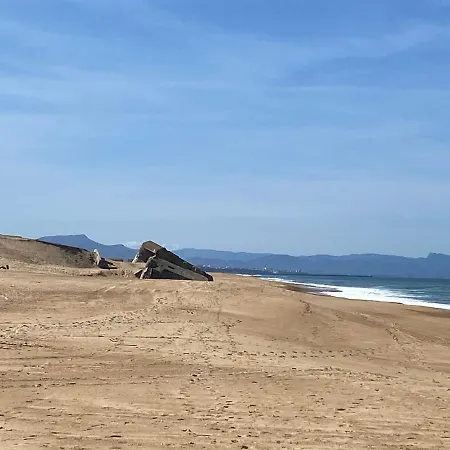 Rez De Chaussee Bord De L Océan *