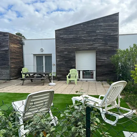 Rez De Chaussee Bord De L Ocean *