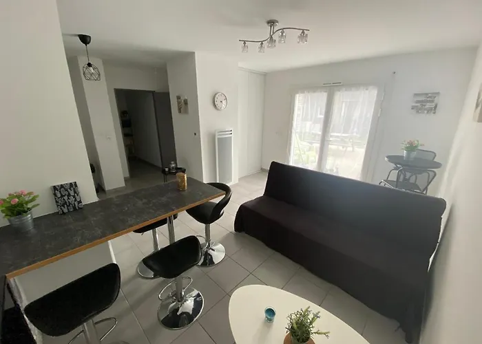 Rez De Chaussee Bord De L Ocean