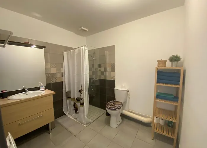 Rez De Chaussee Bord De L Ocean Лабенн