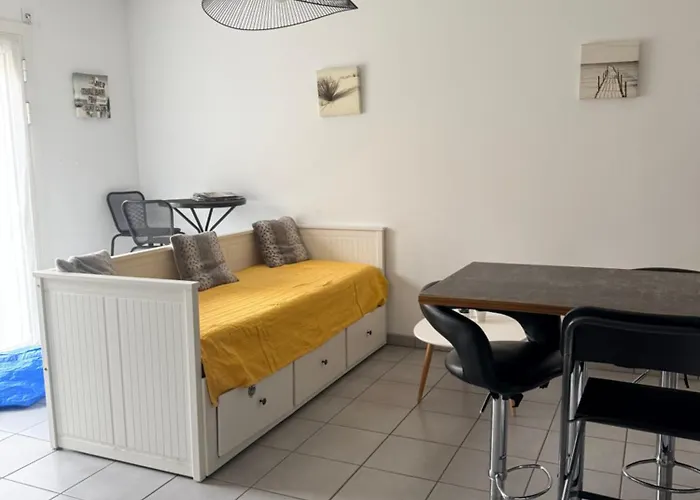 Rez De Chaussee Bord De L Ocean *