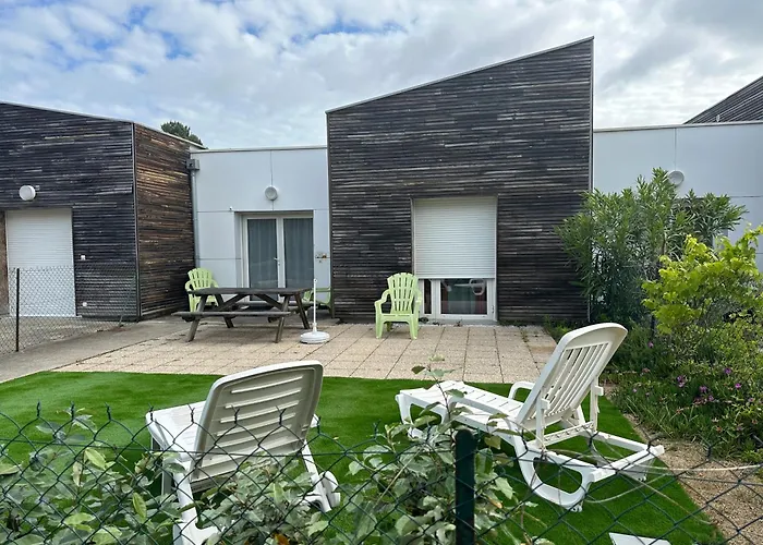 Rez De Chaussee Bord De L Ocean *